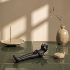 Relaxed Frog Incense Holder – Funny Zen Desk Decor