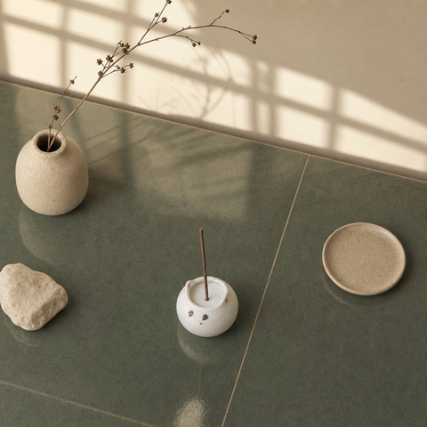 Cat Bowl Incense Holder – Cute Ceramic Zen Desk Decor
