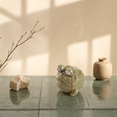 Googly Frog Incense Holder – Funny Zen Desk Decor