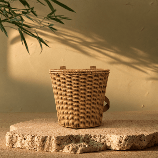 Lidded Woven Backpack Basket – Rustic Market & Small Pet Outing Basket - Innerbillion